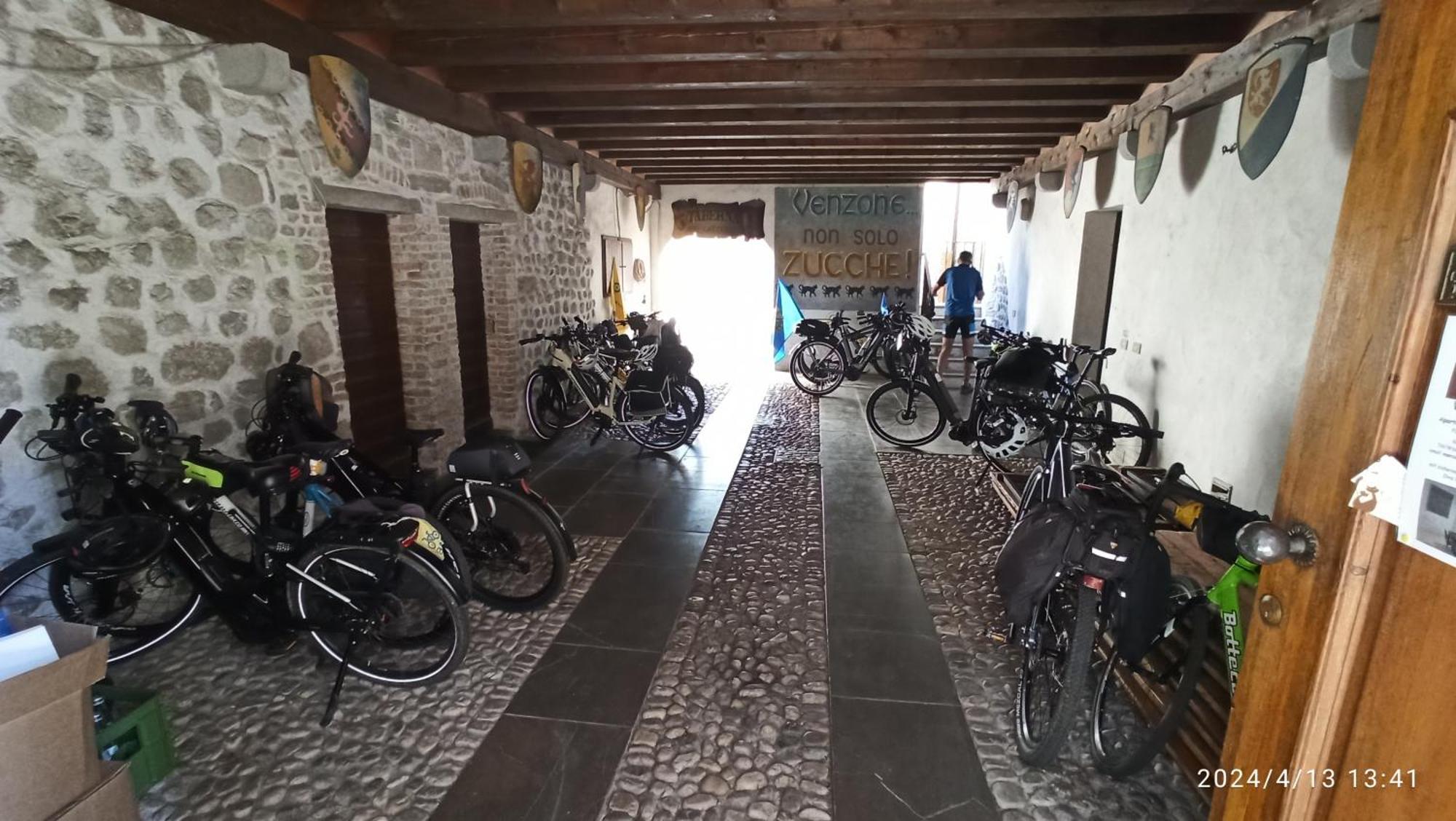 Appartamento Taverna Gattolini Venzone Exterior foto